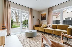 Holiday Home With Spacious Private Garden Within Walking Distance of t