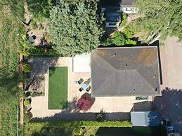 Spacious Chalet With Garden in Garderen