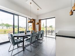 Luxe Villa in Zeewolde With Infrared Sauna