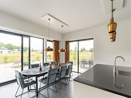 Luxe Villa in Zeewolde With Infrared Sauna
