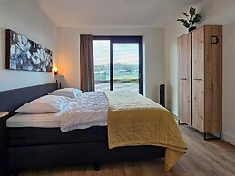 Luxury Villa With Veranda Screen Sups and Canoe