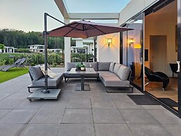 Luxury Villa With Veranda Screen Sups and Canoe