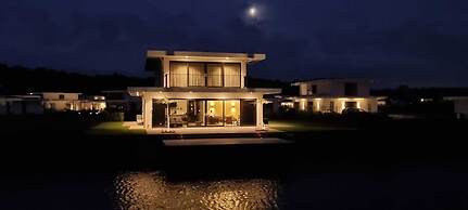 Waterfront Villa, Forest & Golf Club
