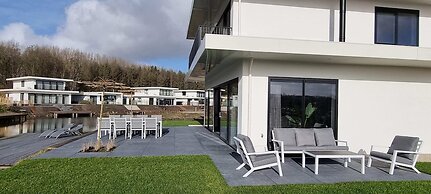 Waterfront Villa, Forest & Golf Club