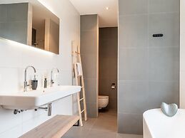 Waterfront Villa, Forest & Golf Club