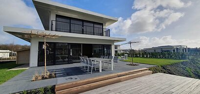 Waterfront Villa, Forest & Golf Club