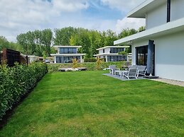 Waterfront Villa, Forest & Golf Club