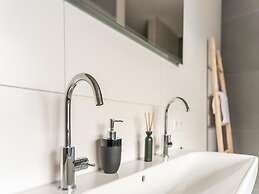 Waterfront Villa, Forest & Golf Club