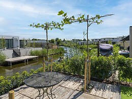 Holiday Home in Harderwijk With Private Jacuzzi