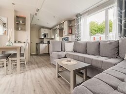 Luxury Chalet With Garden in Quiet Location in Renesse
