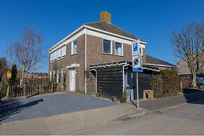 Home Zoutelande Near Beach