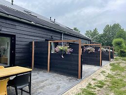Cozy Holiday Home in Vrouwenpolder Close to the Beach