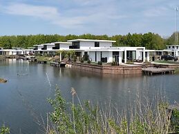 Swanky Villa in Zeewolde With Garden