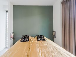 Swanky Villa in Zeewolde With Garden