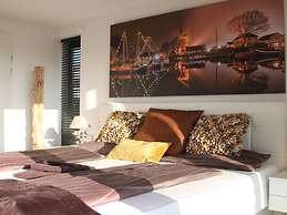 Exclusive Villa With Boat Terrace