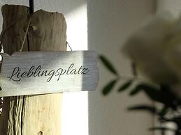 Exclusive Villa With Boat Terrace