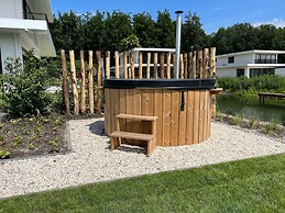 Villa w/ Hot Tub & Jetty