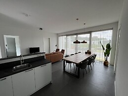 Villa w/ Hot Tub & Jetty