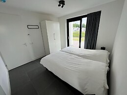 Villa With Spacious Garden and Electric hot tub