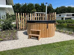 Villa With Spacious Garden and Electric hot tub