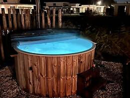 Villa With Spacious Garden and Electric hot tub