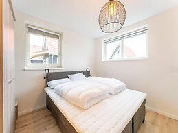 Modern Holiday Home Near Beach