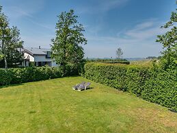 Majestic Holiday Home in Kamperland With Garden