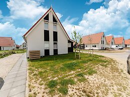 Beautiful Holiday Home in Scherpenisse Near Beach