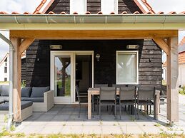 Beautiful Holiday Home in Scherpenisse Near Beach