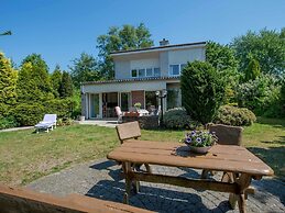 Detached Bungalow in Kamperland Near sea