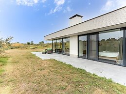 Modern Holiday Home in Kamperland With Garden