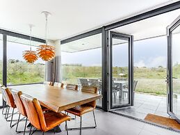 Modern Holiday Home in Kamperland With Garden