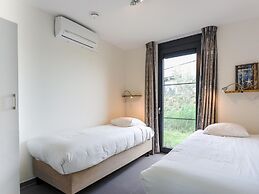 Modern Holiday Home in Kamperland With Garden