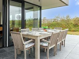 Modern Holiday Home in Kamperland With Garden