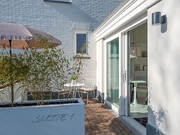 Pleasaing Holiday Home in Oostkapelle With Garden