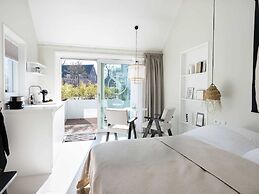 Pleasaing Holiday Home in Oostkapelle With Garden