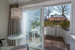 Pleasaing Holiday Home in Oostkapelle With Garden