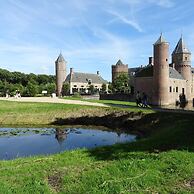 Pleasaing Holiday Home in Oostkapelle With Garden