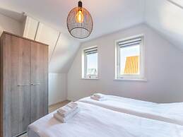 Detached Villa With View, Garden and Privacy
