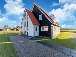 Detached Villa With View, Garden and Privacy