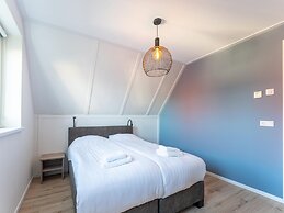 Detached Villa With View, Garden and Privacy