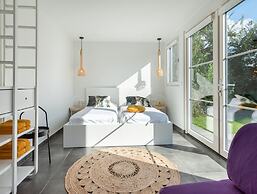 Magnificent Holiday Home on Lake Veere