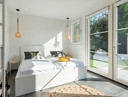 Magnificent Holiday Home on Lake Veere