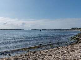 Magnificent Holiday Home on Lake Veere