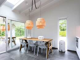 Magnificent Holiday Home on Lake Veere