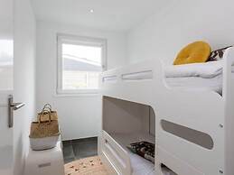 Magnificent Holiday Home on Lake Veere