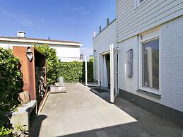 Lovely Holiday Home in Kamperland With Garden