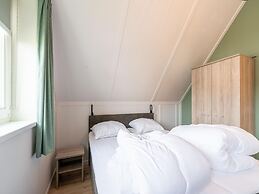 Cozy Retreat With Parking and Charging