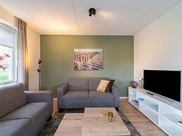 Cozy Retreat With Parking and Charging