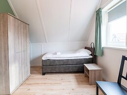 Cozy Retreat With Parking and Charging